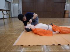 写真：気道確保の様子