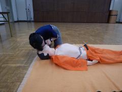 写真：人工呼吸の様子