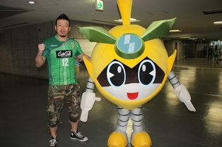 写真：武蔵さんと稲城なしのすけ