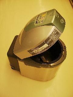 写真：電動式生ごみ処理容器