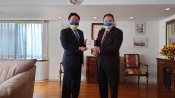 写真：市長と大使