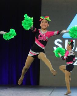 写真：演技中の高松さん