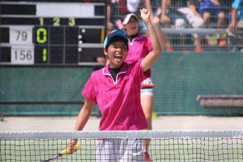 写真：試合で勝利した時の様子