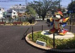 写真：ヤッターワン像