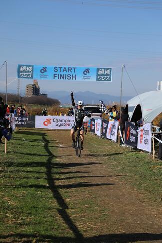 写真：レースの様子1