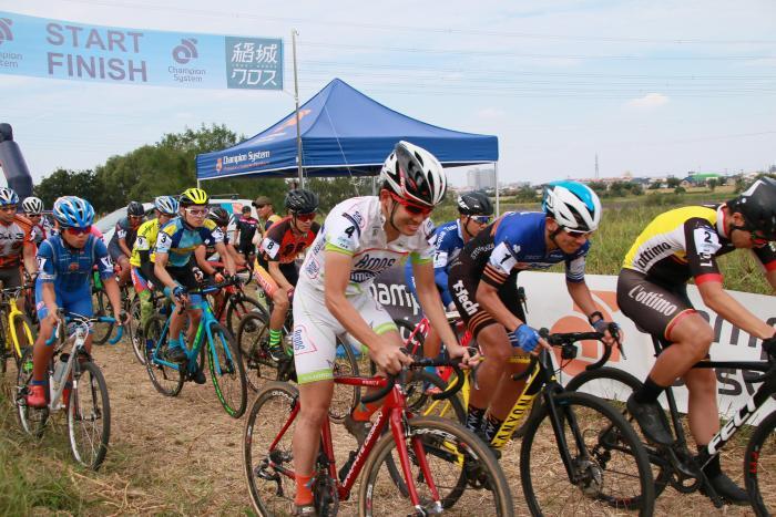 写真：スタート時の様子