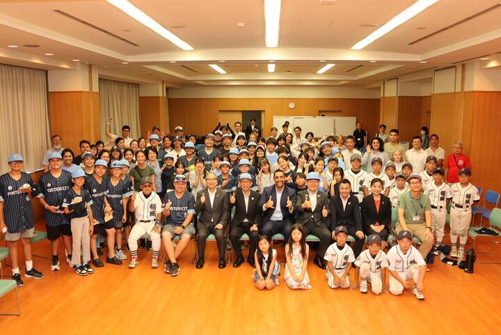 写真：歓迎レセプションの様子