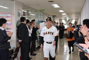 写真：お見送りの様子