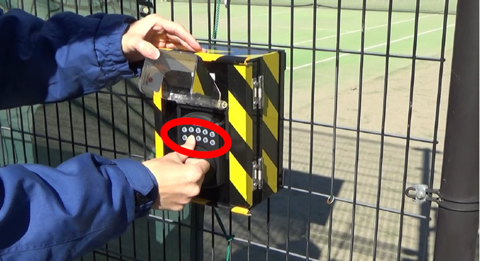 写真：再度キーボックスを開ける