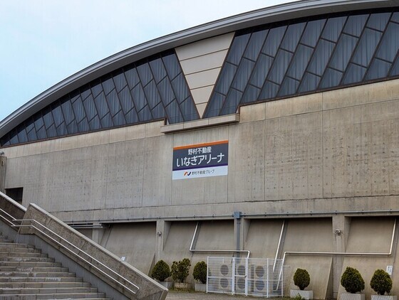 稲城中央公園総合体育館　外観2