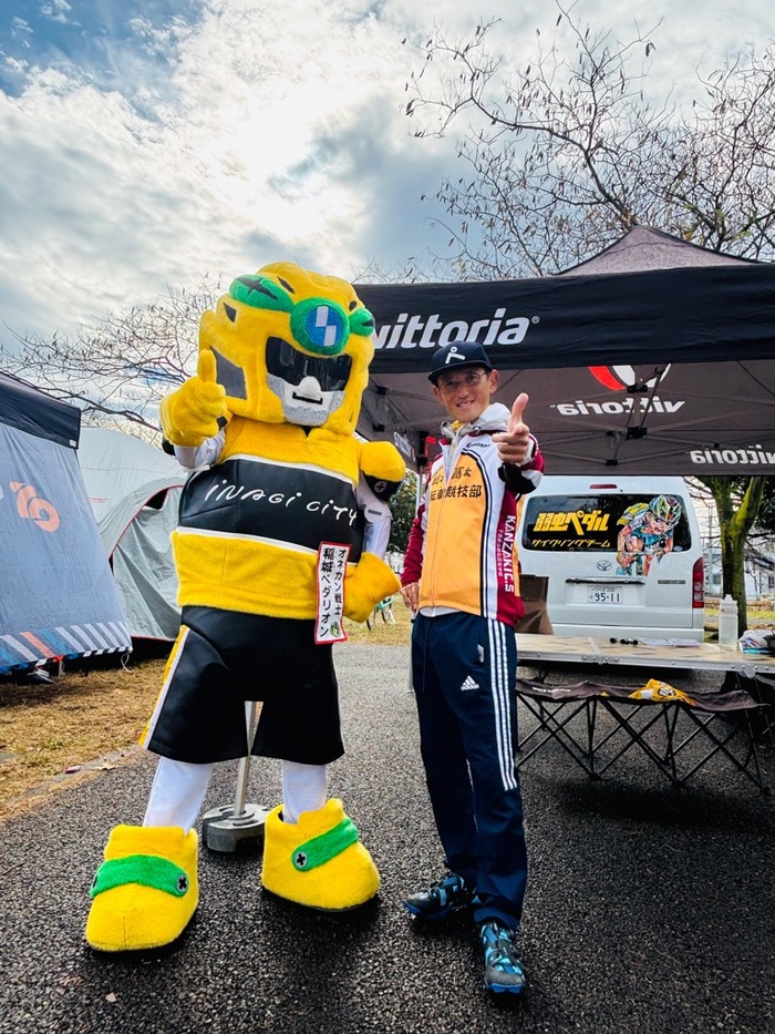 写真：渡辺先生＆オネカン戦士稲城ペダリオン