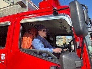 消防車運転時の着用　写真